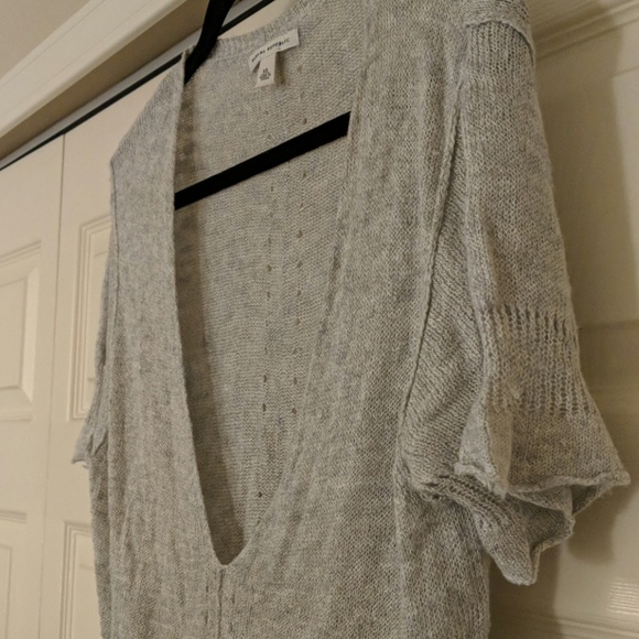 Banana Republic | Oversized top with details - Picture 3 of 6